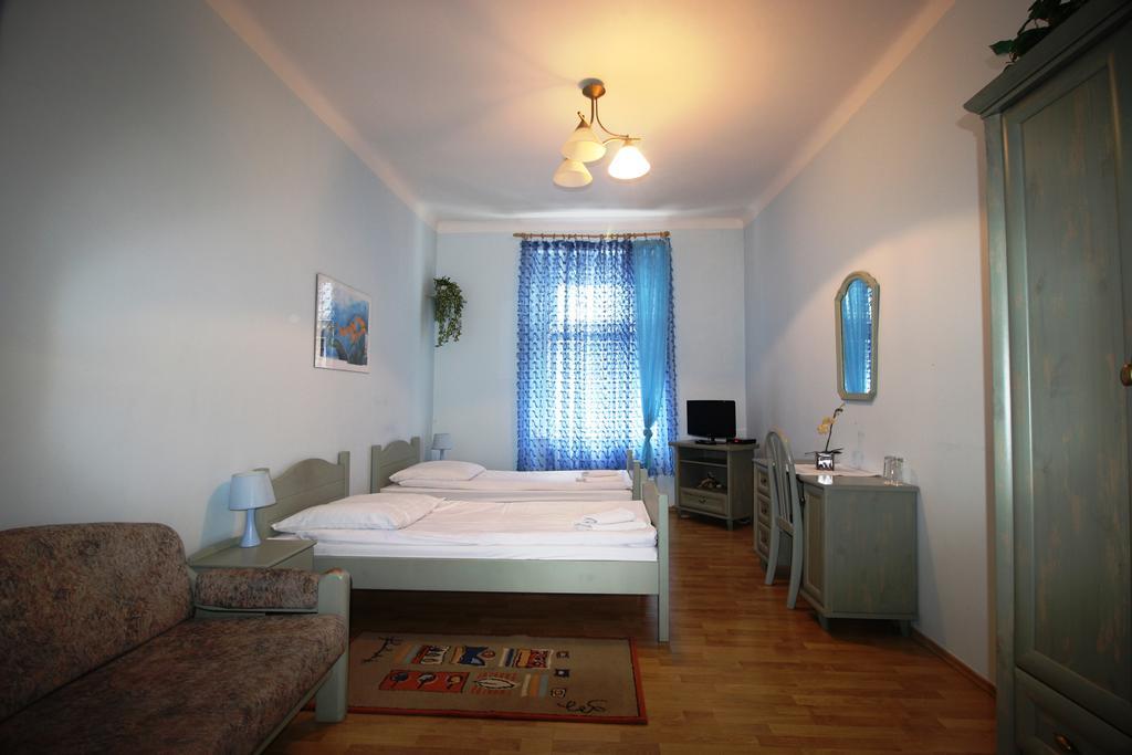 Pension Berg Prague Room photo