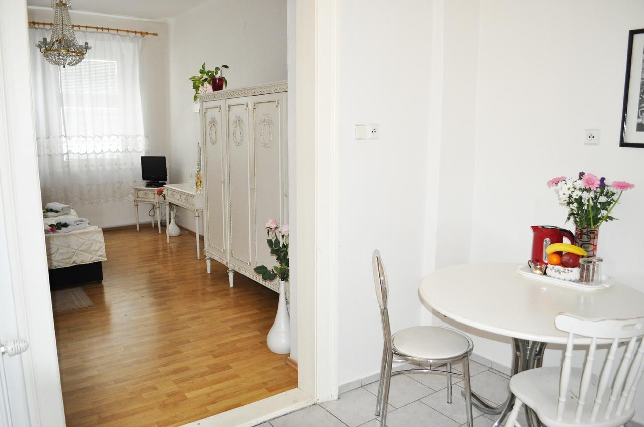 Pension Berg Prague Exterior photo